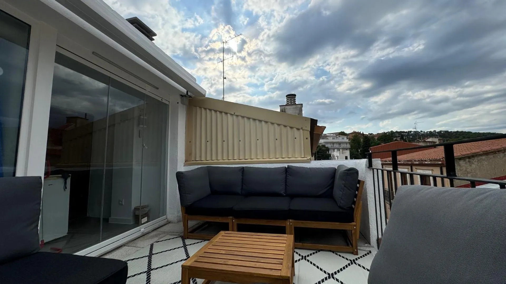 Дом отдыха Вилла Centric House With Parking Тосса-де-Мар